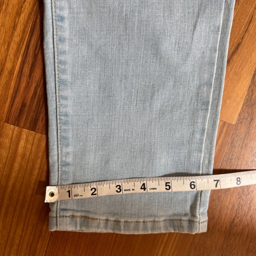 Levi's‎ Jeans Women's Light Wash Boyfriend Stretchy Jeans Size 31
